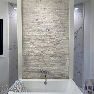 Камень в интерьере ванной комнаты — 3D панели RKS SLATE Кварцит White Quartz Classic