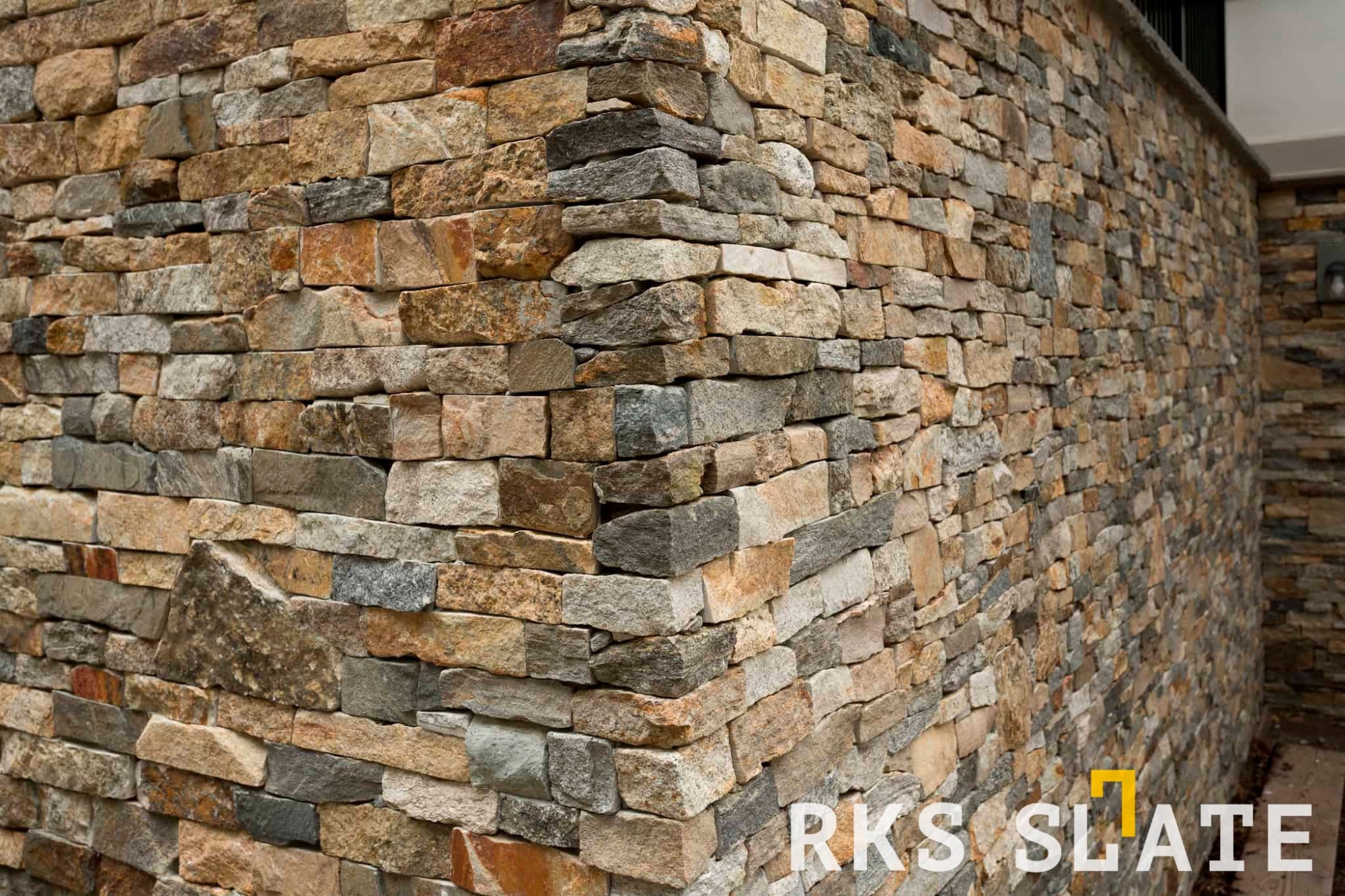 Натуральный камень для фасада RKS SLATE Portland Blend Strips